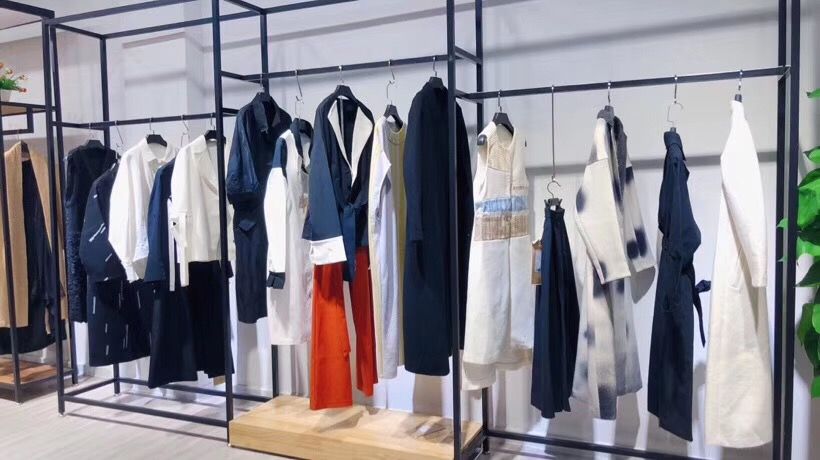 女裝店名大全 十三行服裝批發(fā)網中國十大女裝品牌貨源批發(fā)
